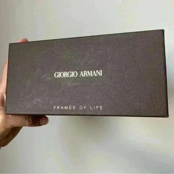 Giorgio Armani Women’s Circular Sunglasses with Box & Authenticity Certificate - Picture 15 of 15